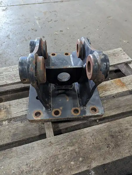 Bracket image 2