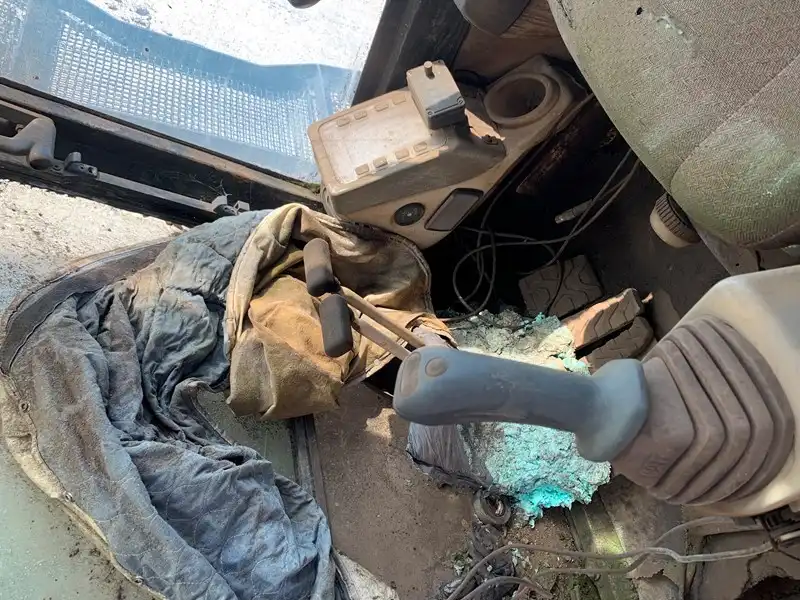 Cab And Riser image 6