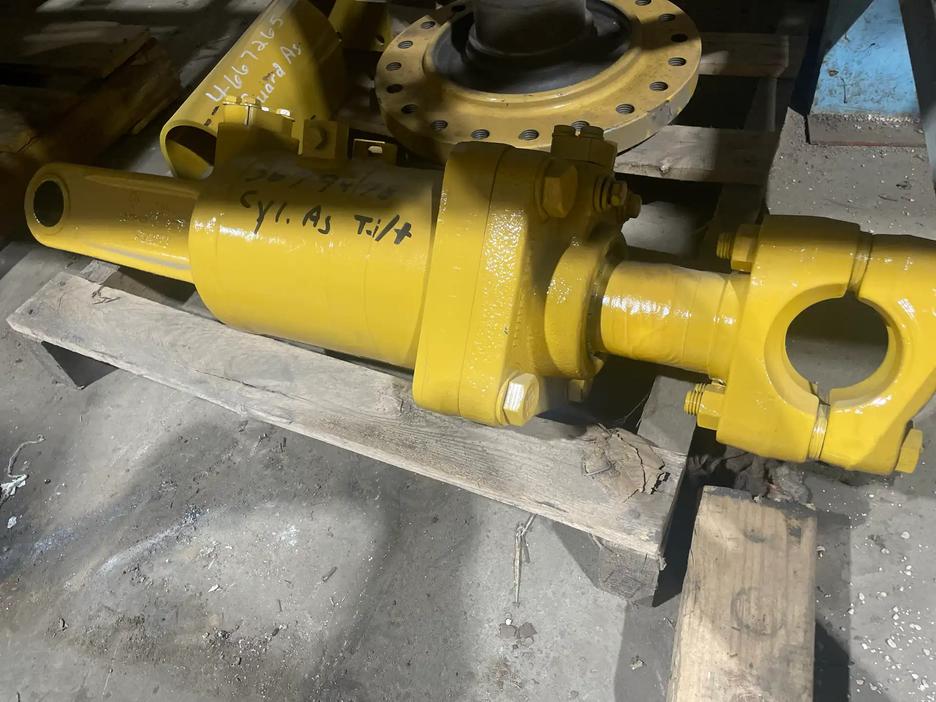 D6T TILT CYLINDER NICE LOW HOUR TAKE OFF image 2