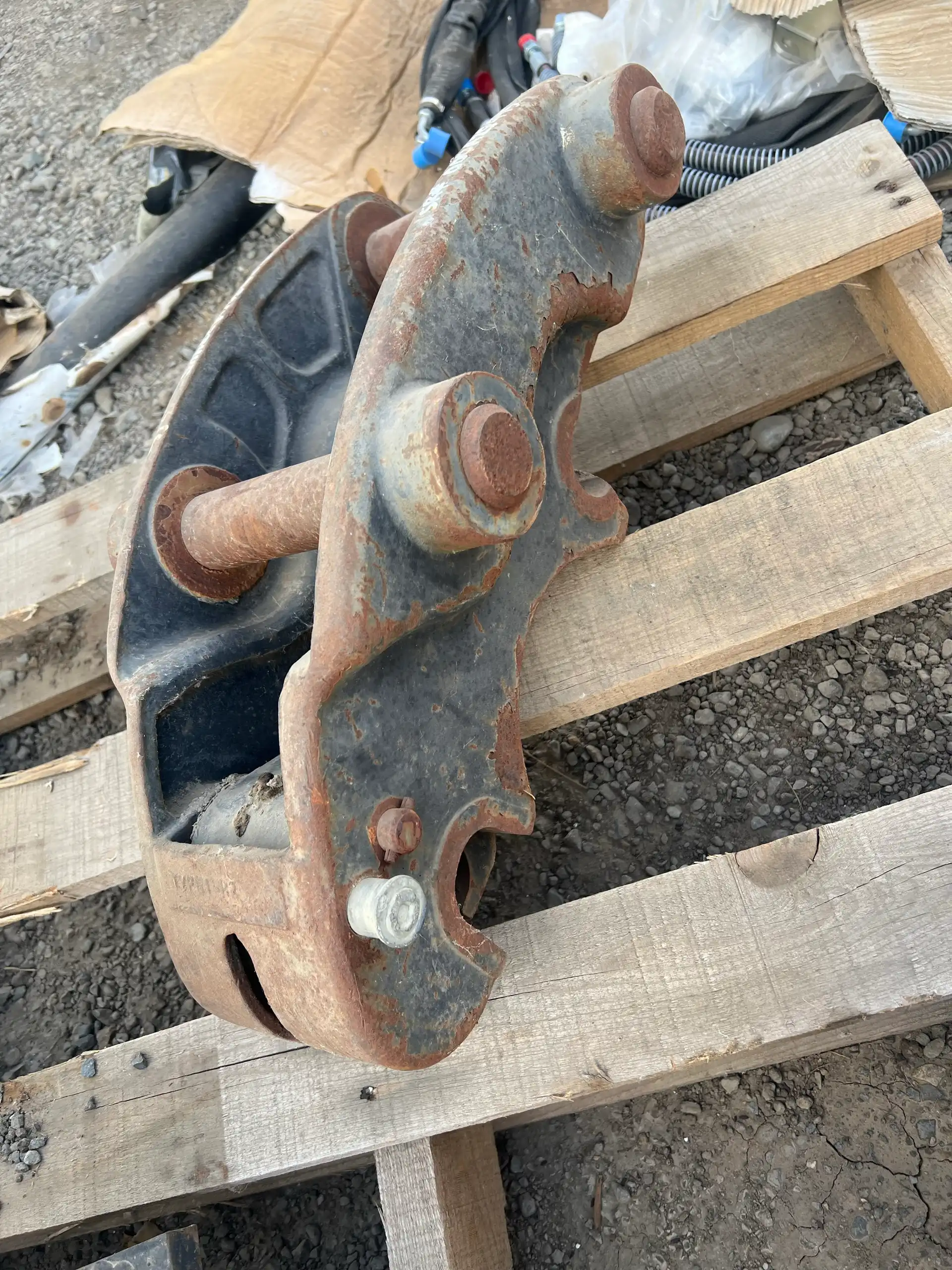 Manual CAT Mini Excavator Quick Coupler  image 2