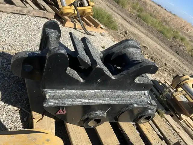 Fits on CAT CB Link Exc., Picks Up CAT CB-Link Buckets and More. image 2