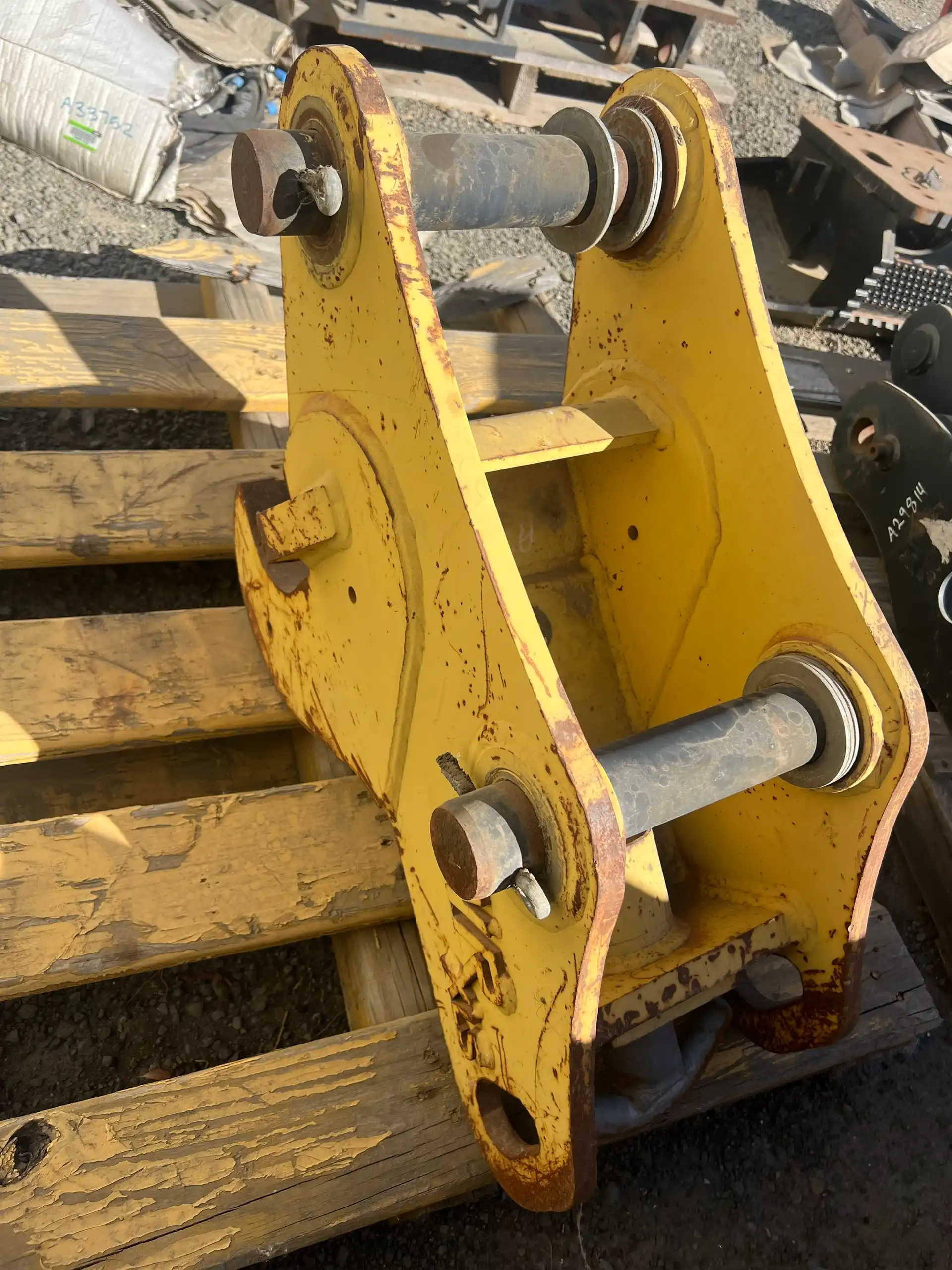 WainRoy Style Quick Coupler. Fits CAT 450 Backhoe Loaders image 4