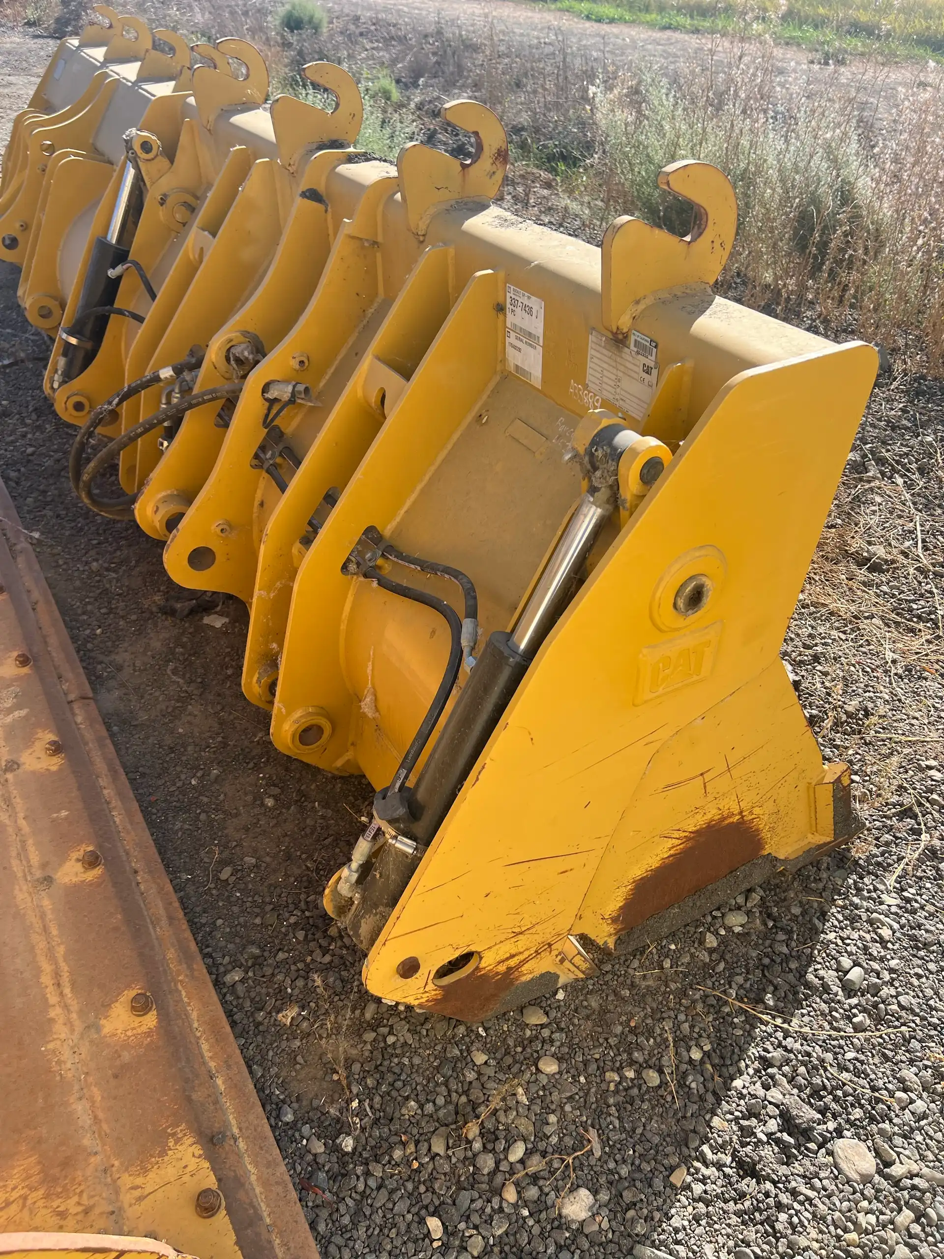 CAT 416F, 420F, 430F, Front Backhoe Loader Multipurpose Bucket. image 4