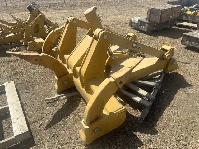 Complete D6T Rear Multi Shank Ripper Assembly image 3
