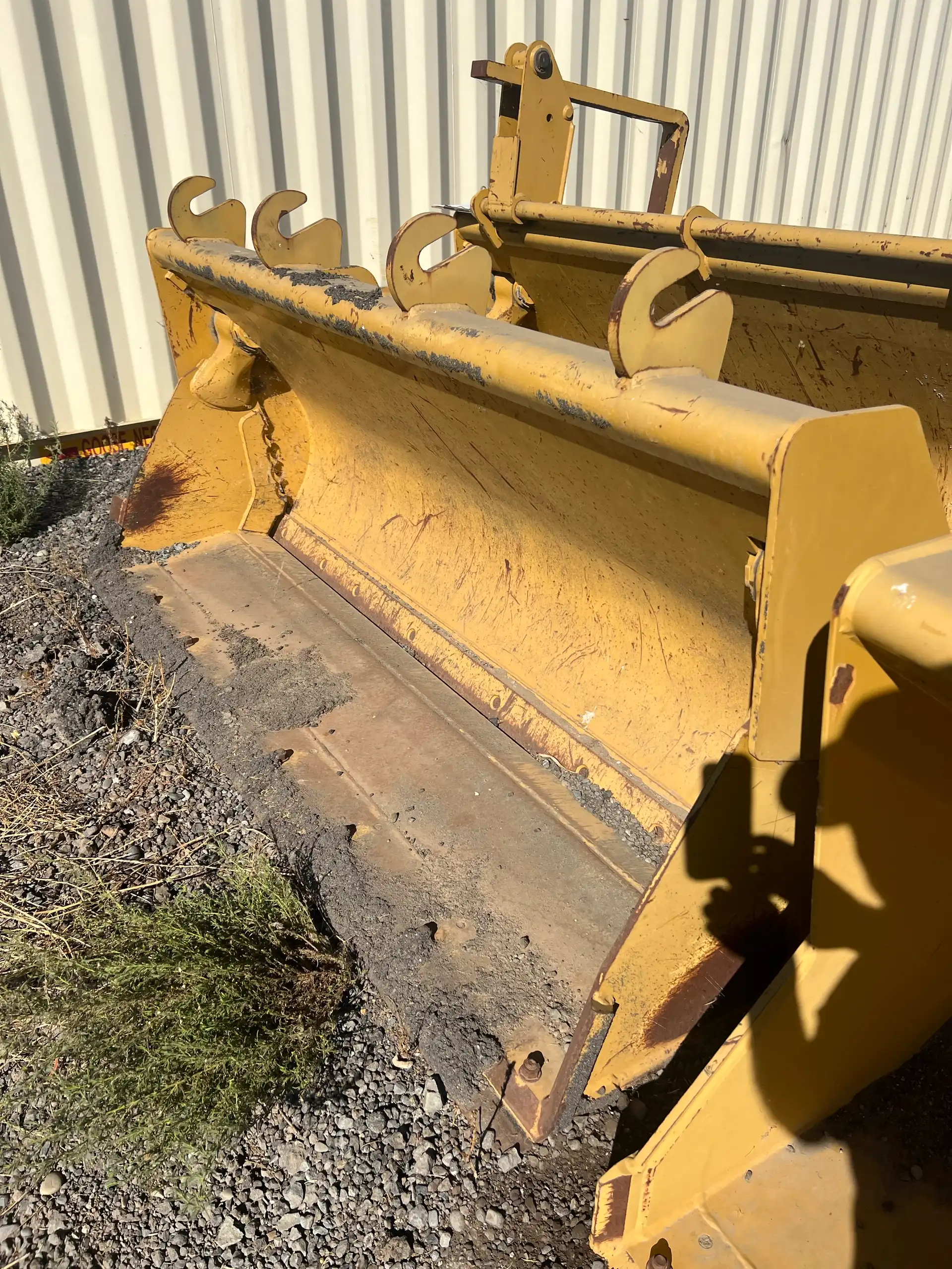 CAT 416F, 420F, 430F, Front Backhoe Loader Multipurpose Bucket. image 2