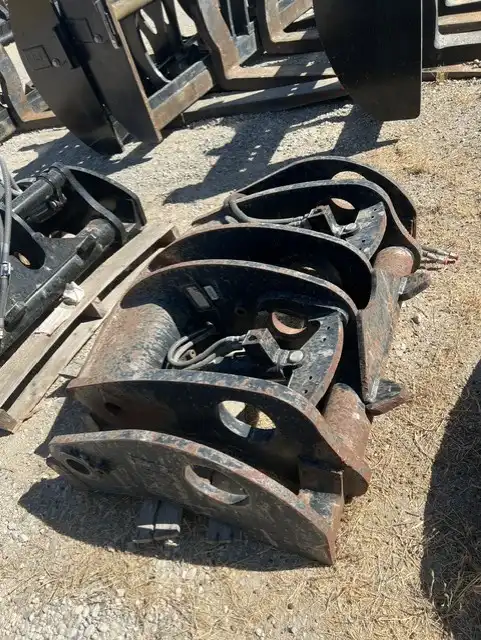 CAT Fusion Quick Coupler for CAT 950K / 962K Size Wheel Loaders image 2