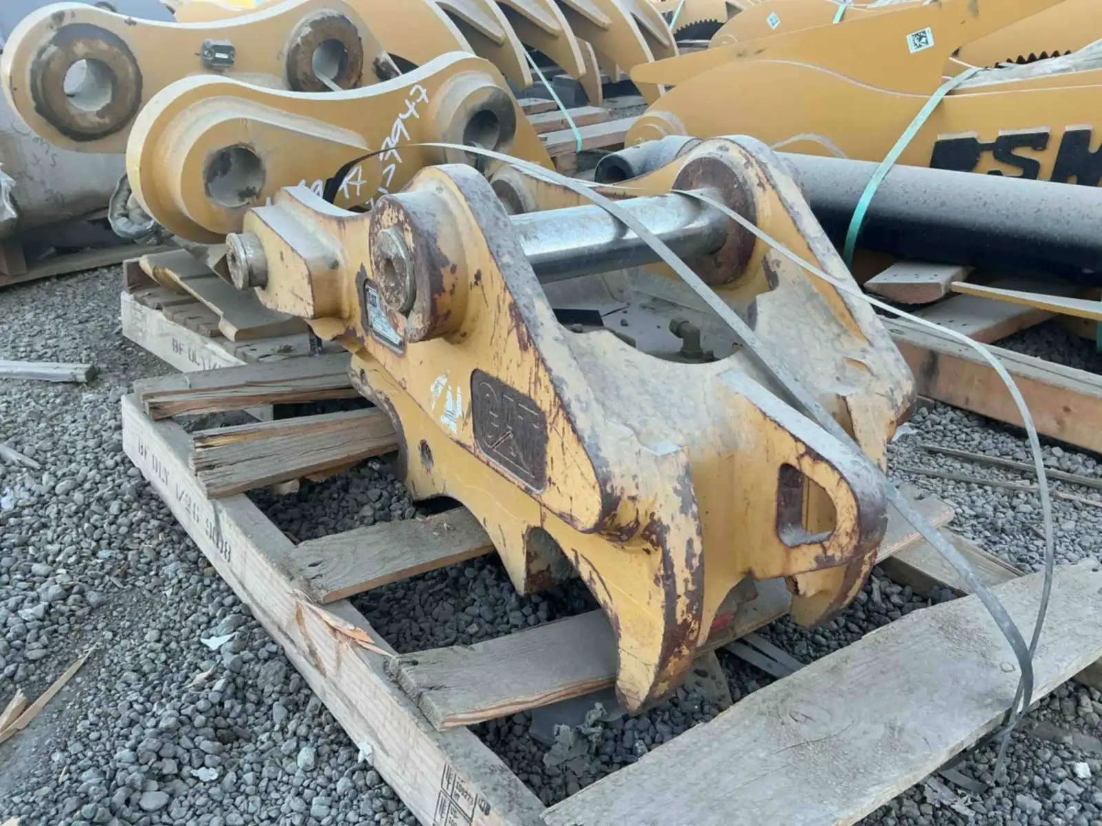 CAT Quick Coupler, A-Link, CAT 311 thru CAT 315 Excavators image 2