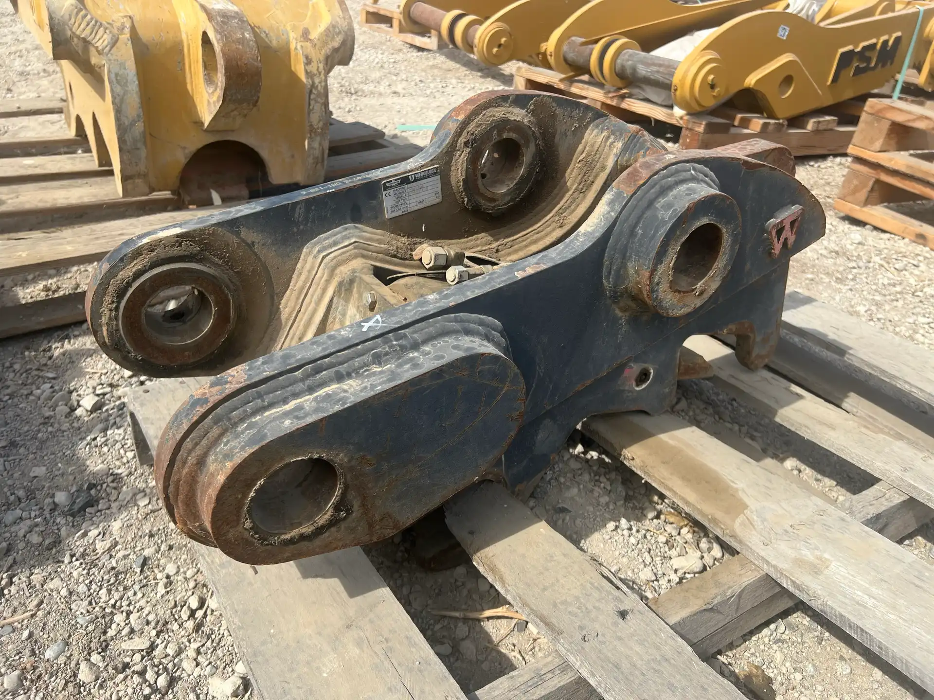 "A" Link PG ( Pin Grabber ) Quick Coupler, Fits CAT 311 thru CAT 315 Excavators. image 4