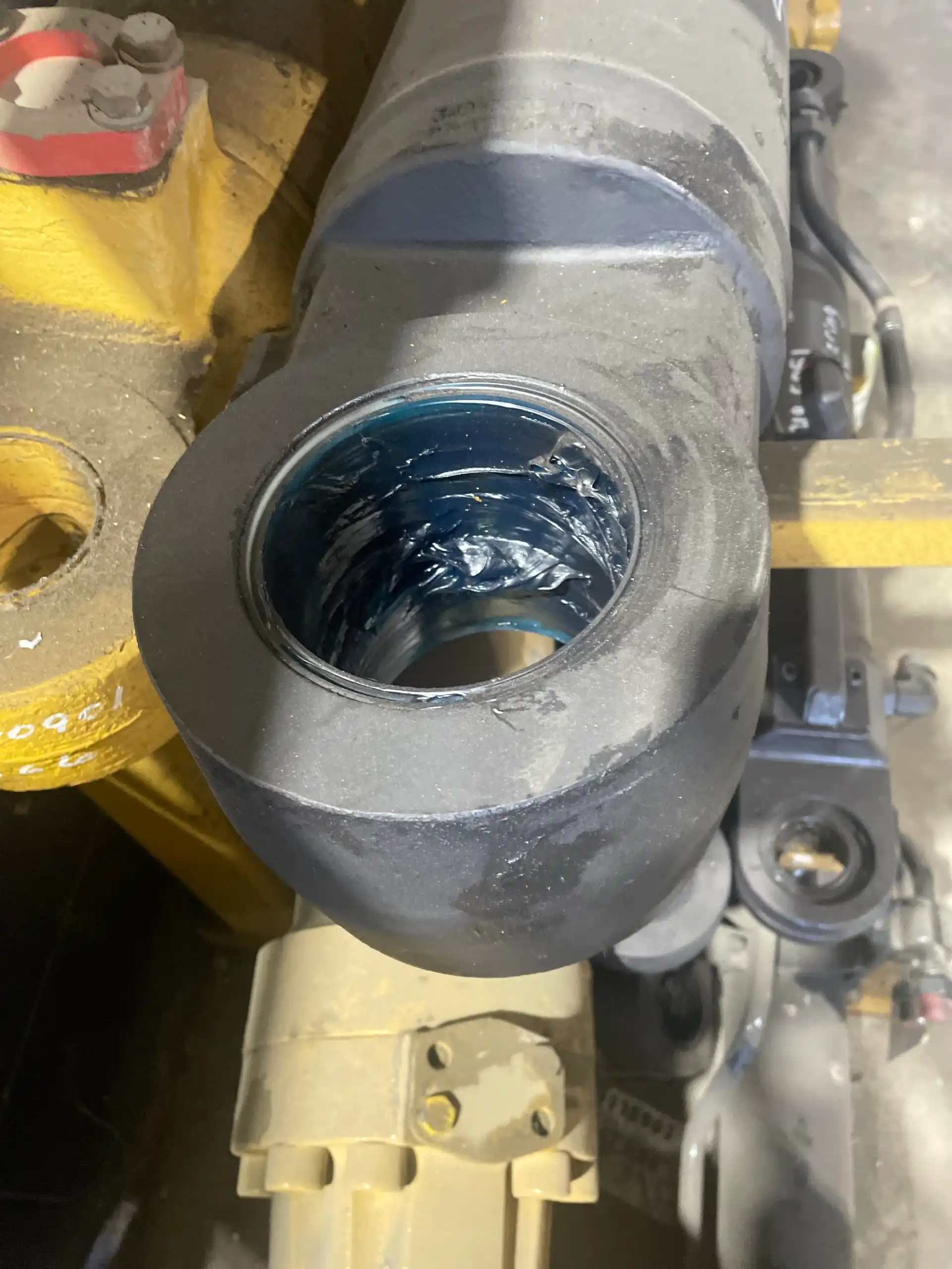 CYLINDER GP, TILT 950M image 3