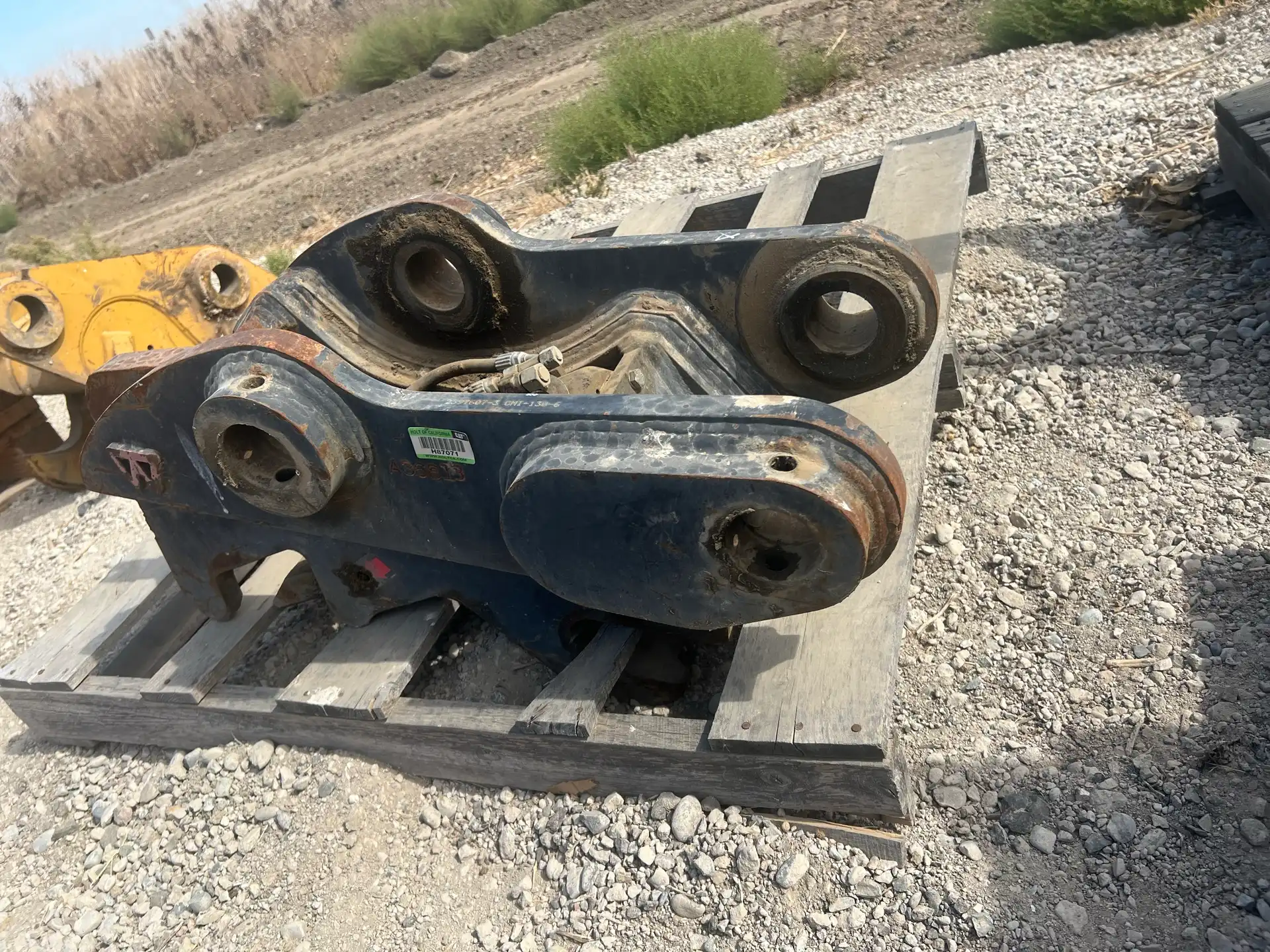 "A" Link PG ( Pin Grabber ) Quick Coupler, Fits CAT 311 thru CAT 315 Excavators. image 3