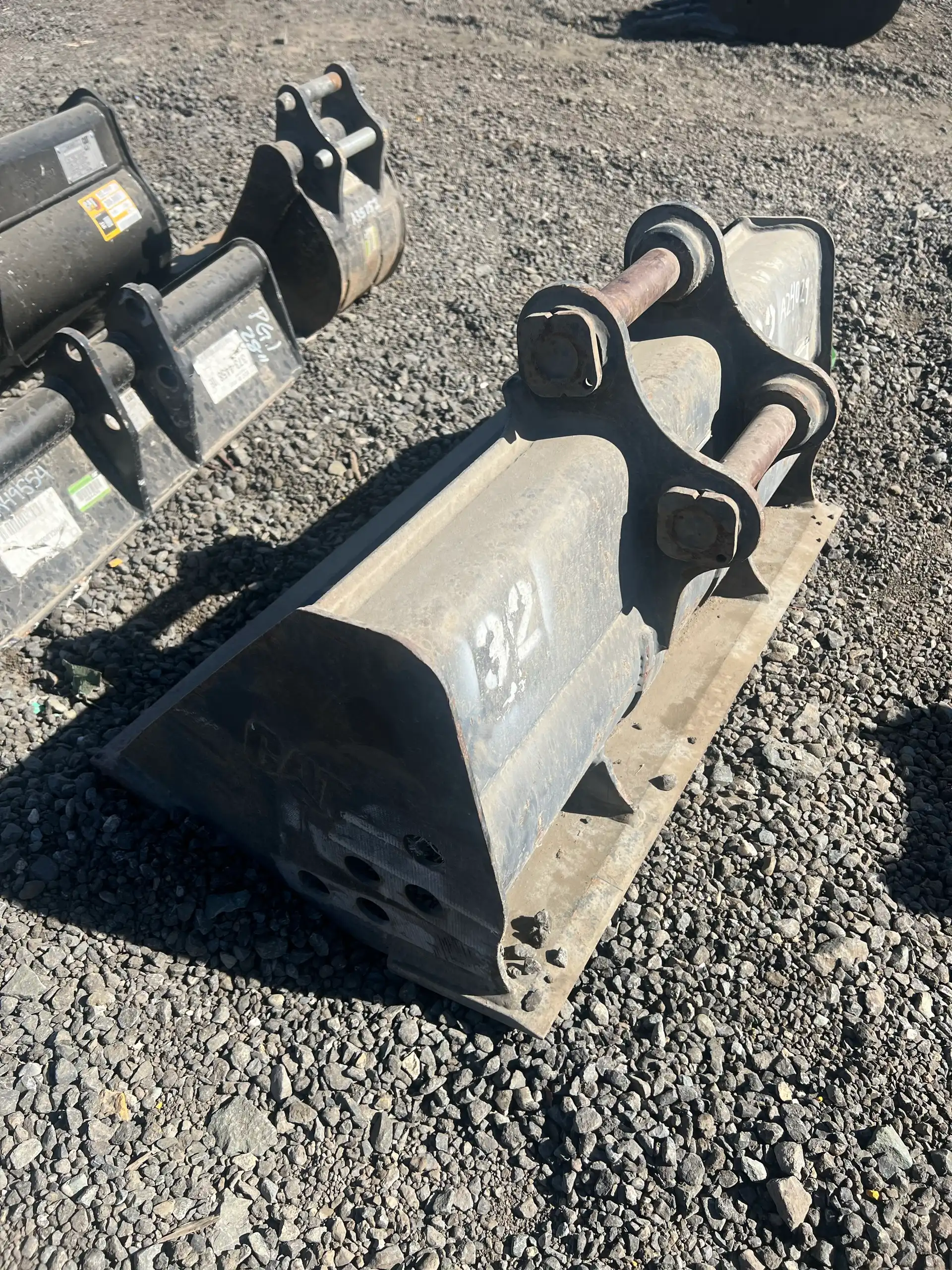 CAT 32" Ditch Cleaning Bucket. 2.8 FT3. Fits CAT 302.7 Mini Excavators. image 4