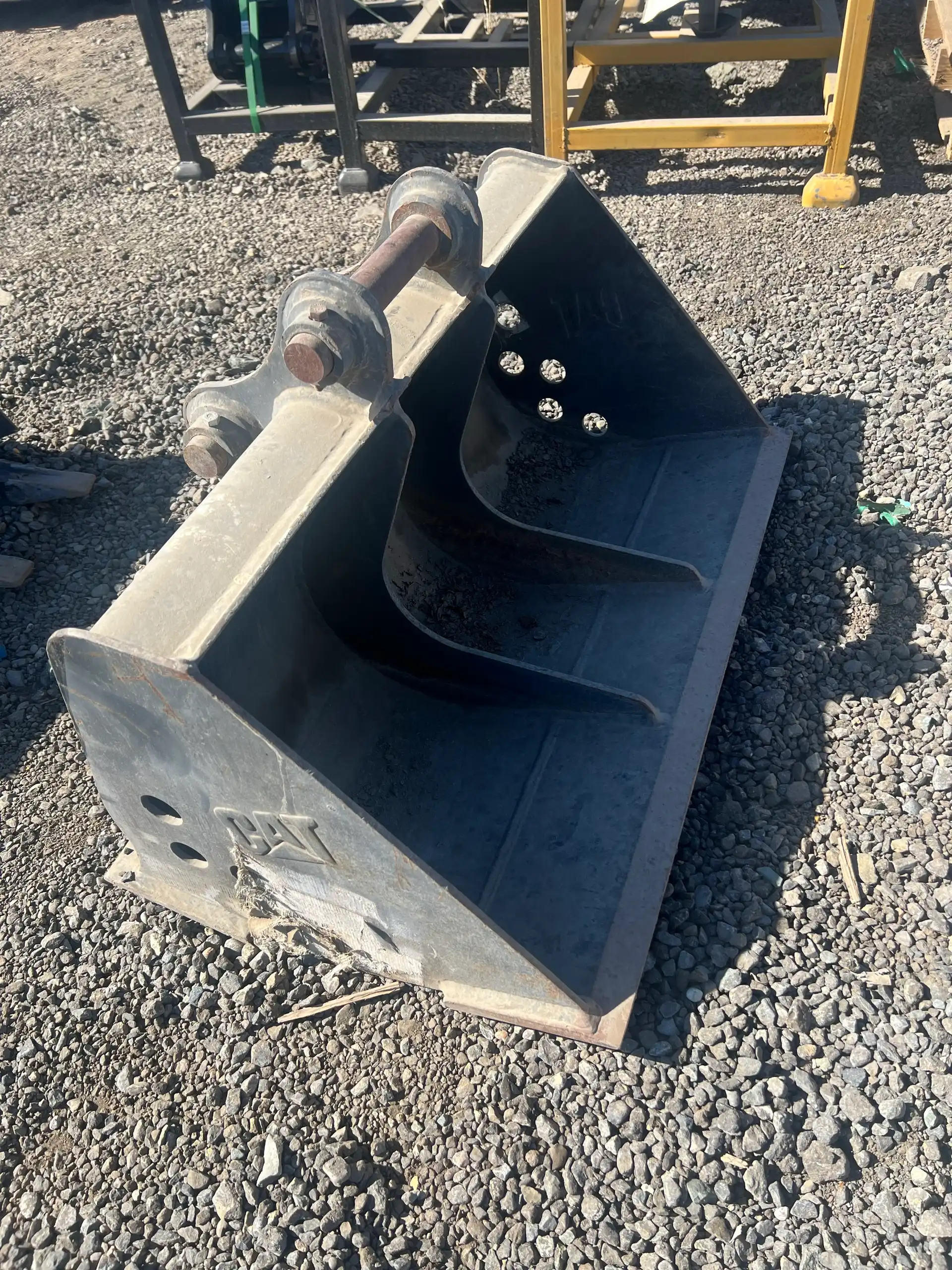CAT 32" Ditch Cleaning Bucket. 2.8 FT3. Fits CAT 302.7 Mini Excavators. image 2