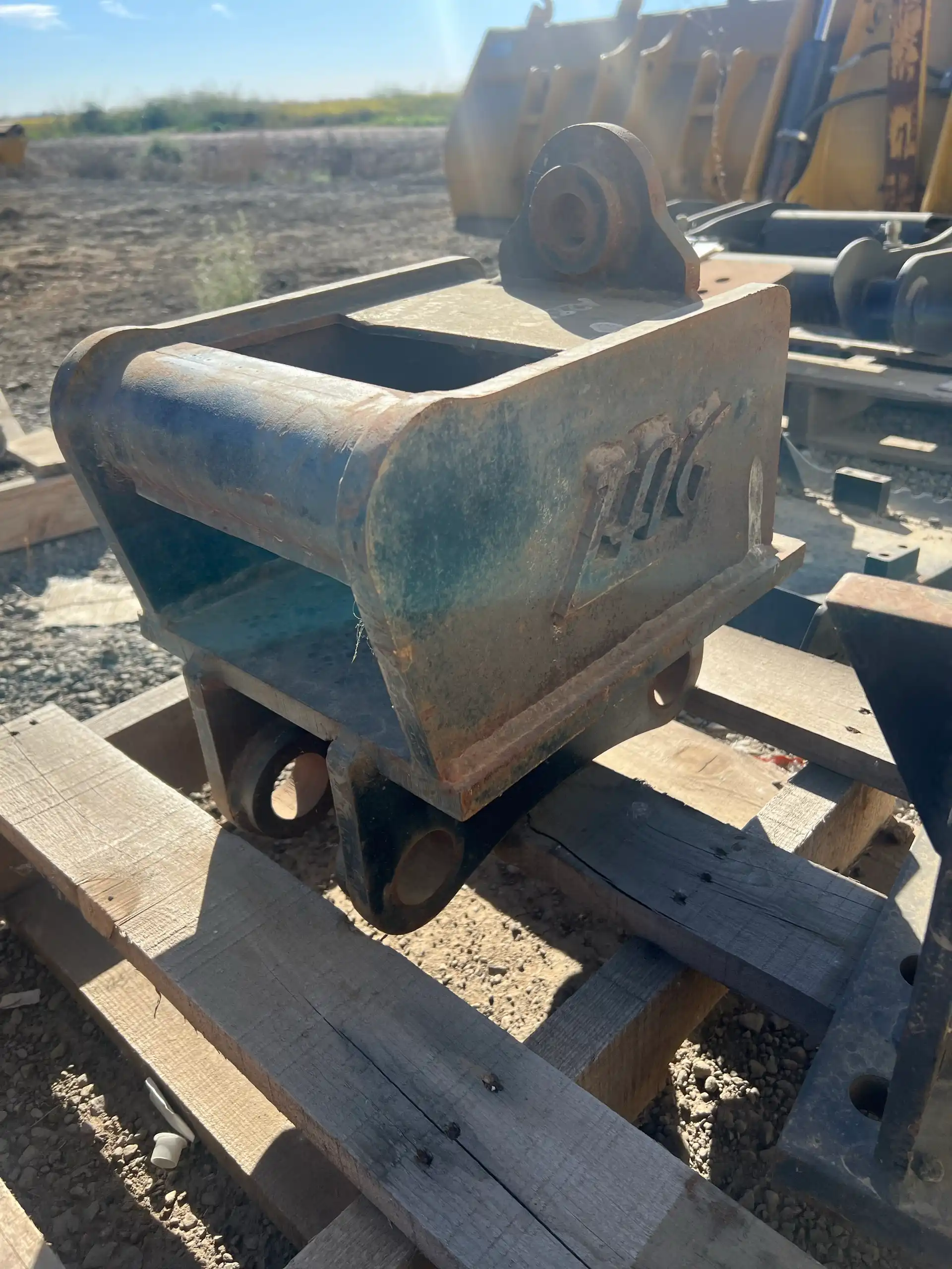 Tag Adaptor: WainRoy Style "Top" to "Pin On"  CAT Breaker/Hammer image 3