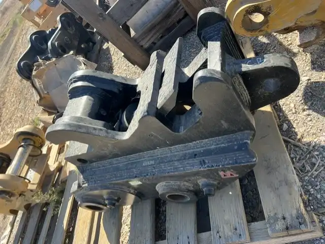 Fits on CAT CB Link Exc., Picks Up CAT CB-Link Buckets and More. image 3