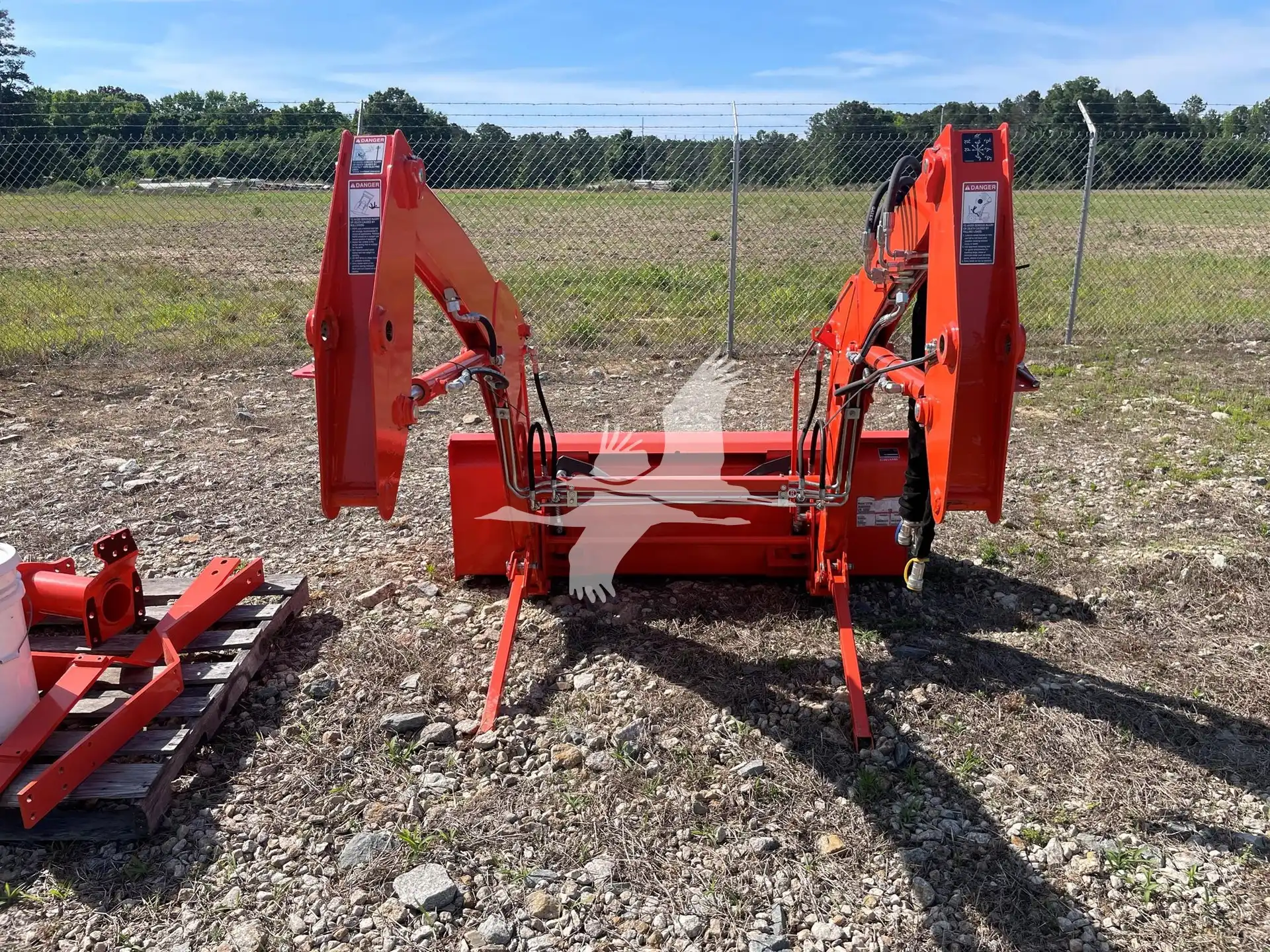 Kubota LA555 Front End Loader image 2