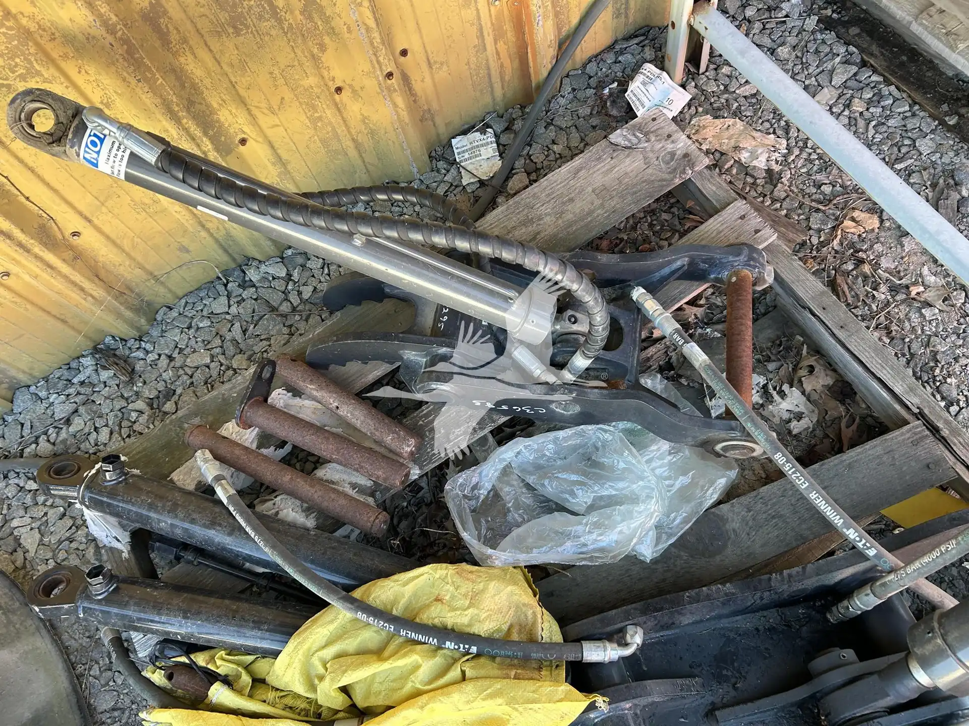 Kubota K7131 Hydraulic Thumb Kit image 4