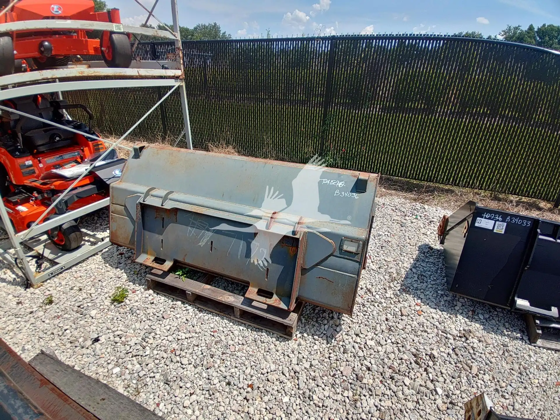 Kubota K7172 72 in GP Bucket image 2