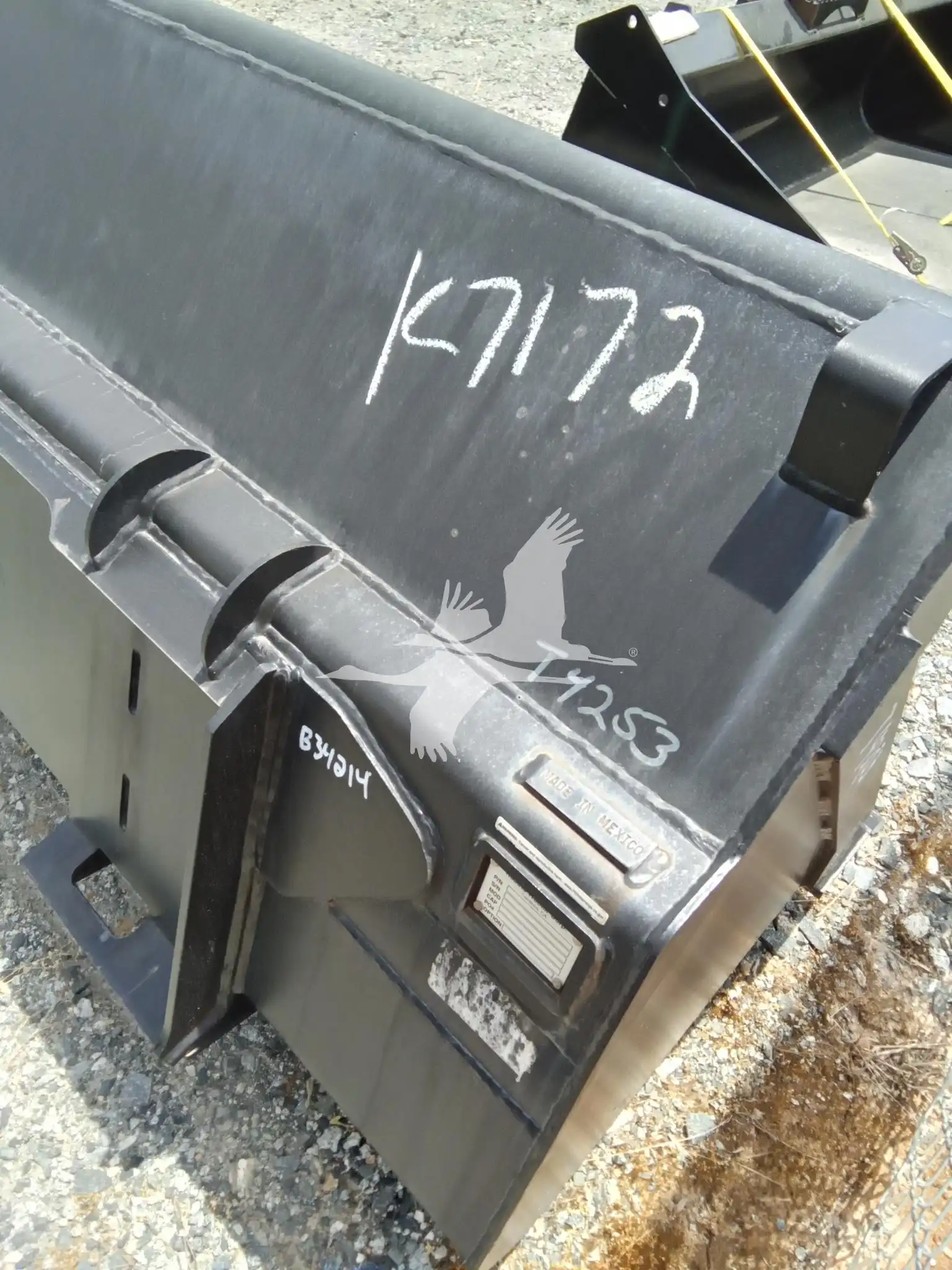 Kubota K7172 72 in GP Bucket image 4