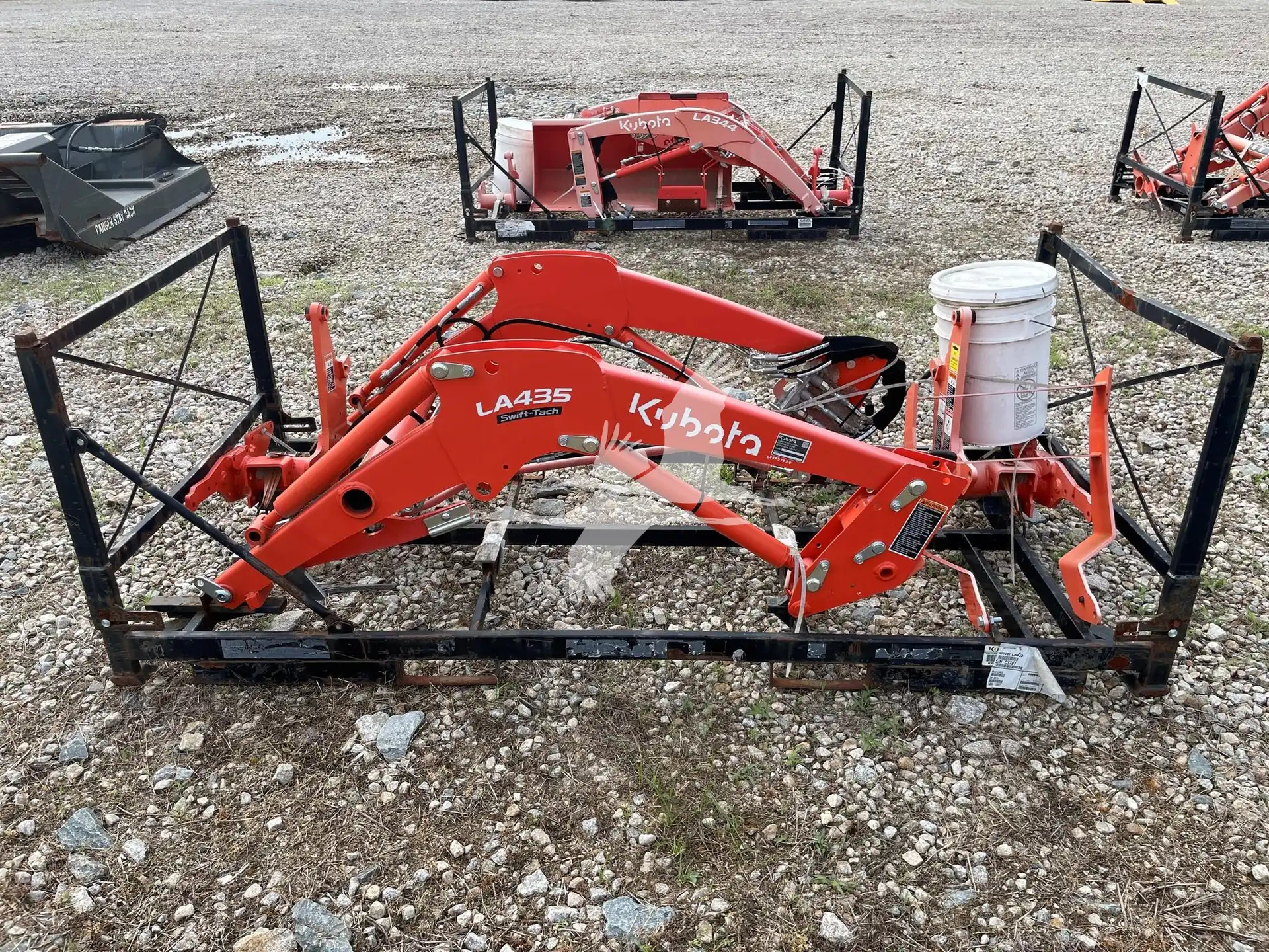 Kubota LA435 Front End Loader image 2