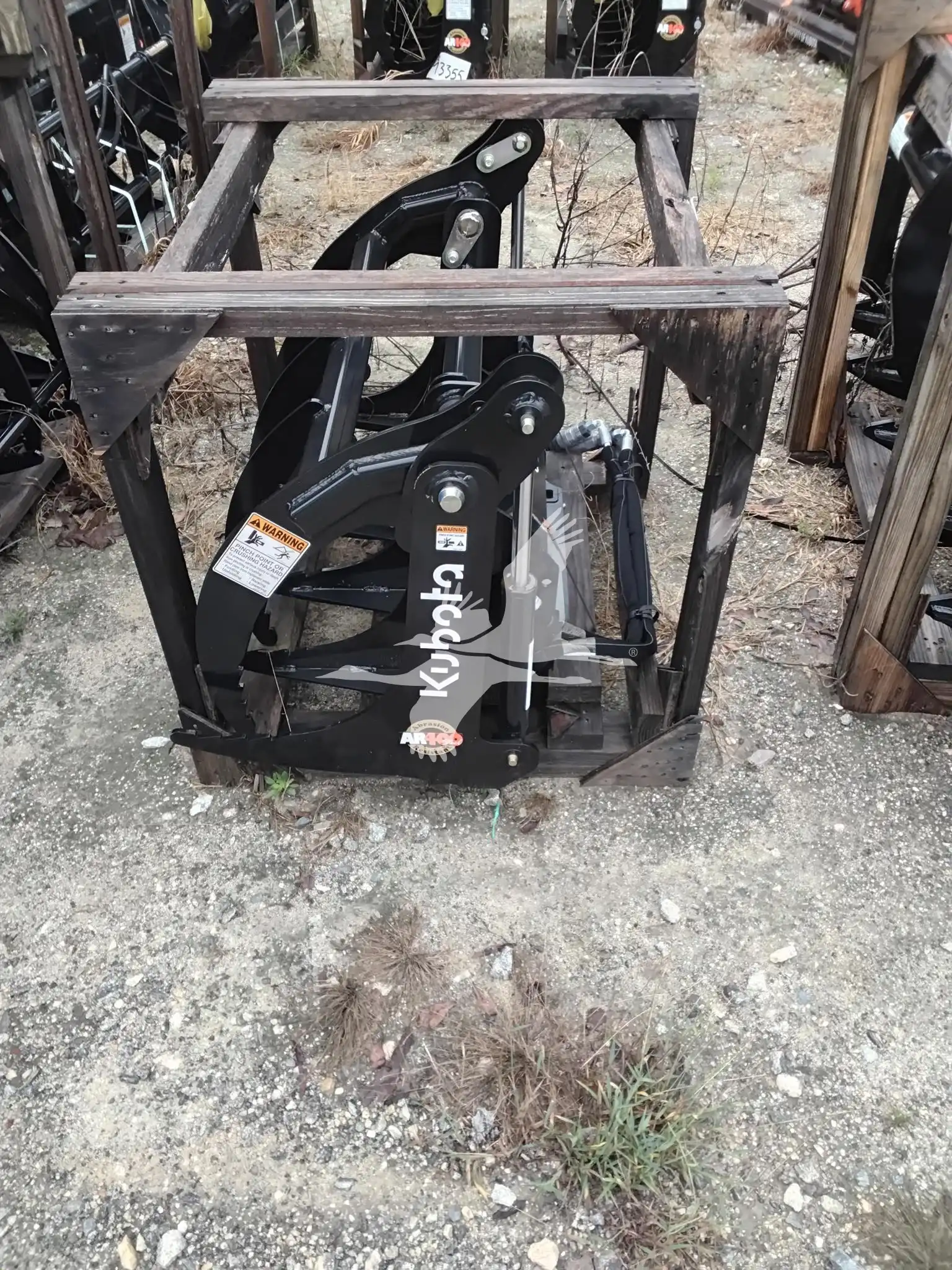 Land Pride CGC1040 Compact Claw Grapple image 2