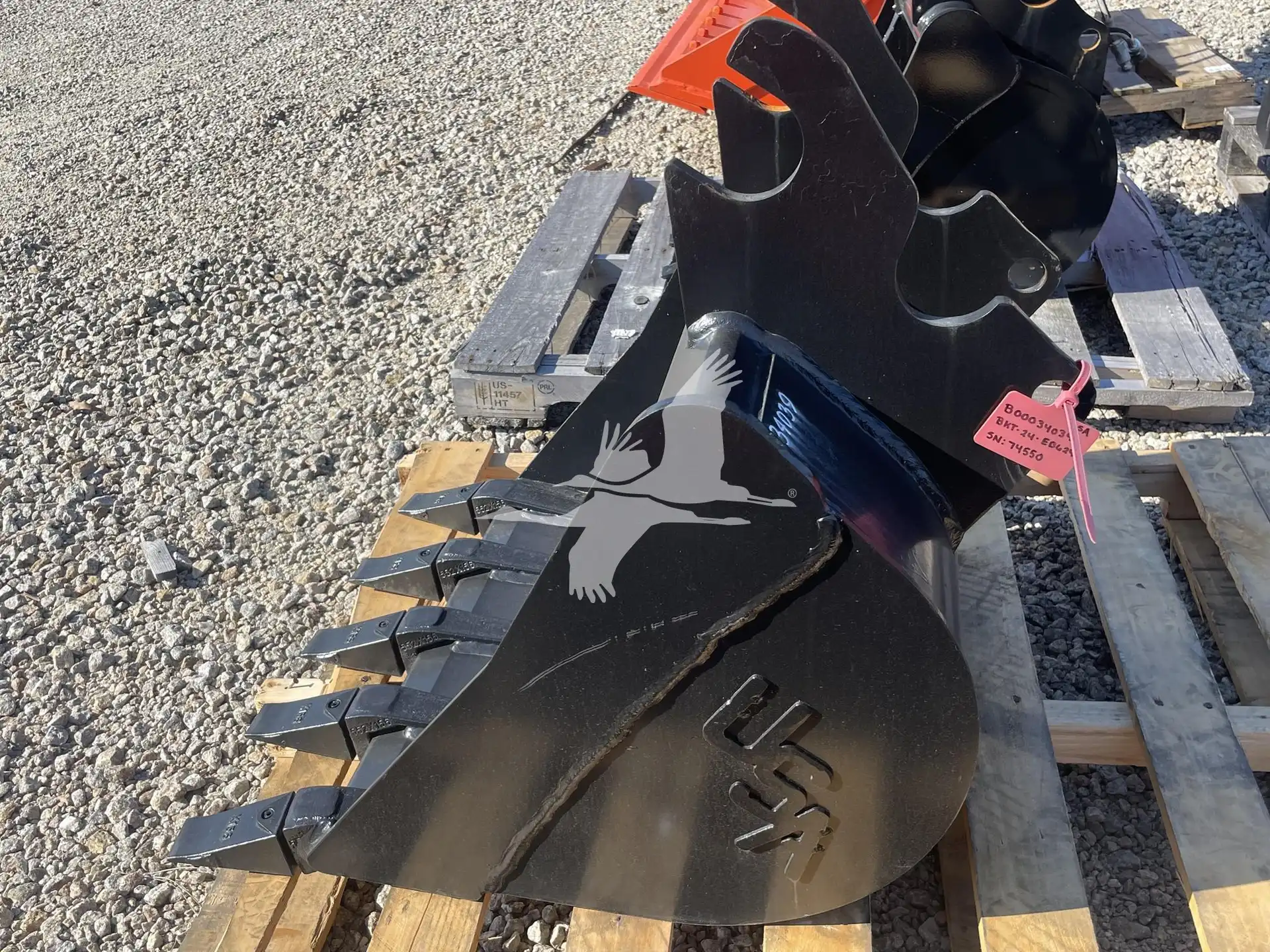 U.S.A. Attachments Inc EB624 24 in QC Excavator Bucket image 3