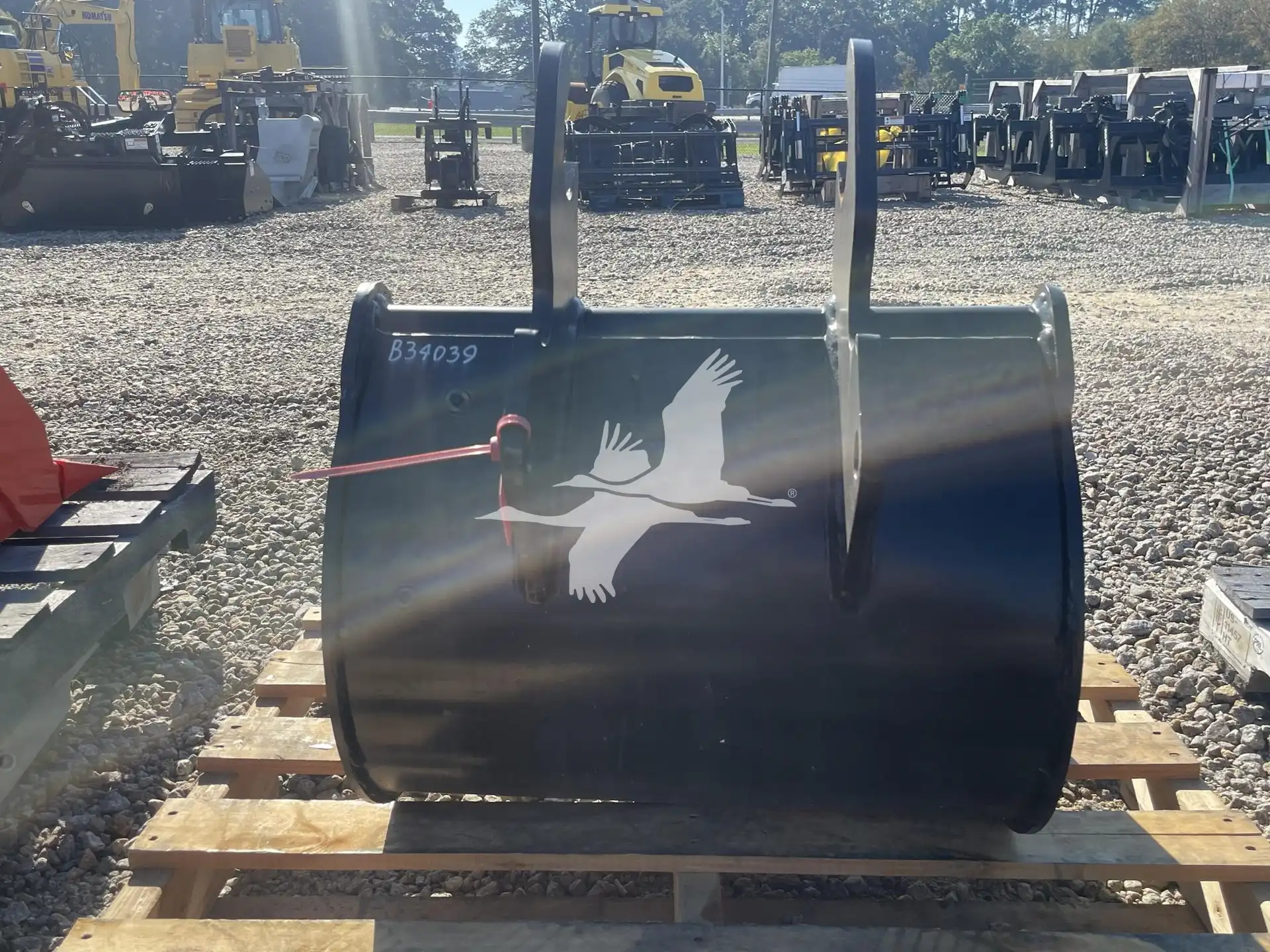 U.S.A. Attachments Inc EB624 24 in QC Excavator Bucket image 4