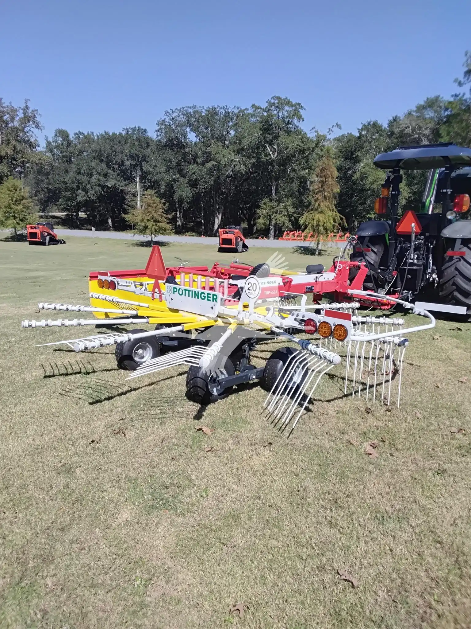 Pöttinger TOP 462 A 15 ft Single Rotor Rake image 4