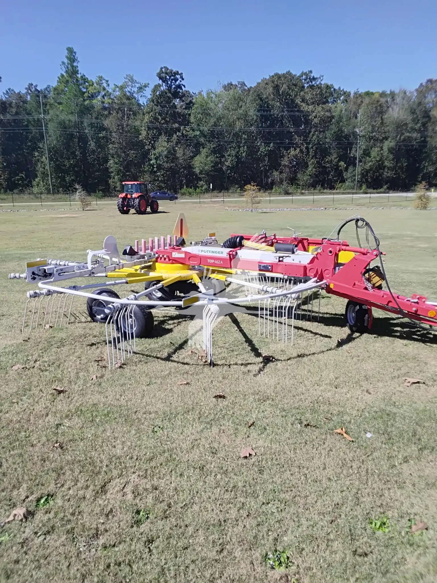 Pöttinger TOP 462 A 15 ft Single Rotor Rake image 5