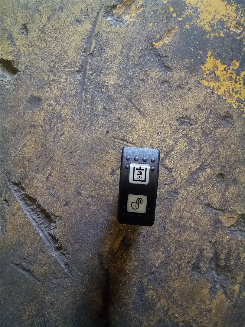 NEW ROCKER SWITCH image 2