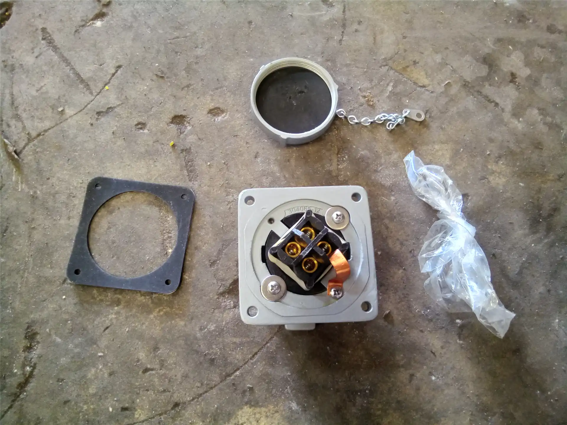 NEW RECEPTACLE image 2