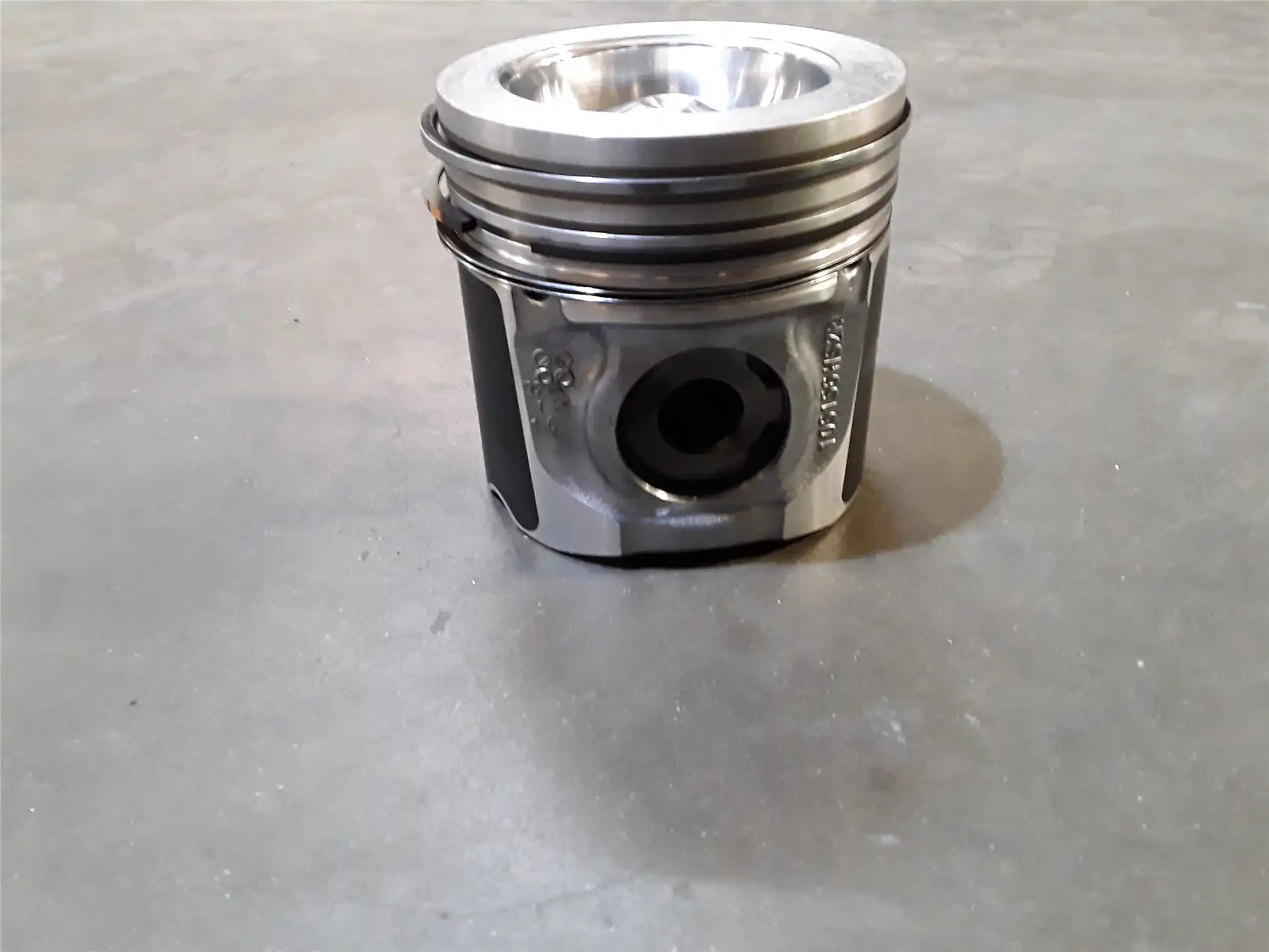 NEW PISTON GP image 2