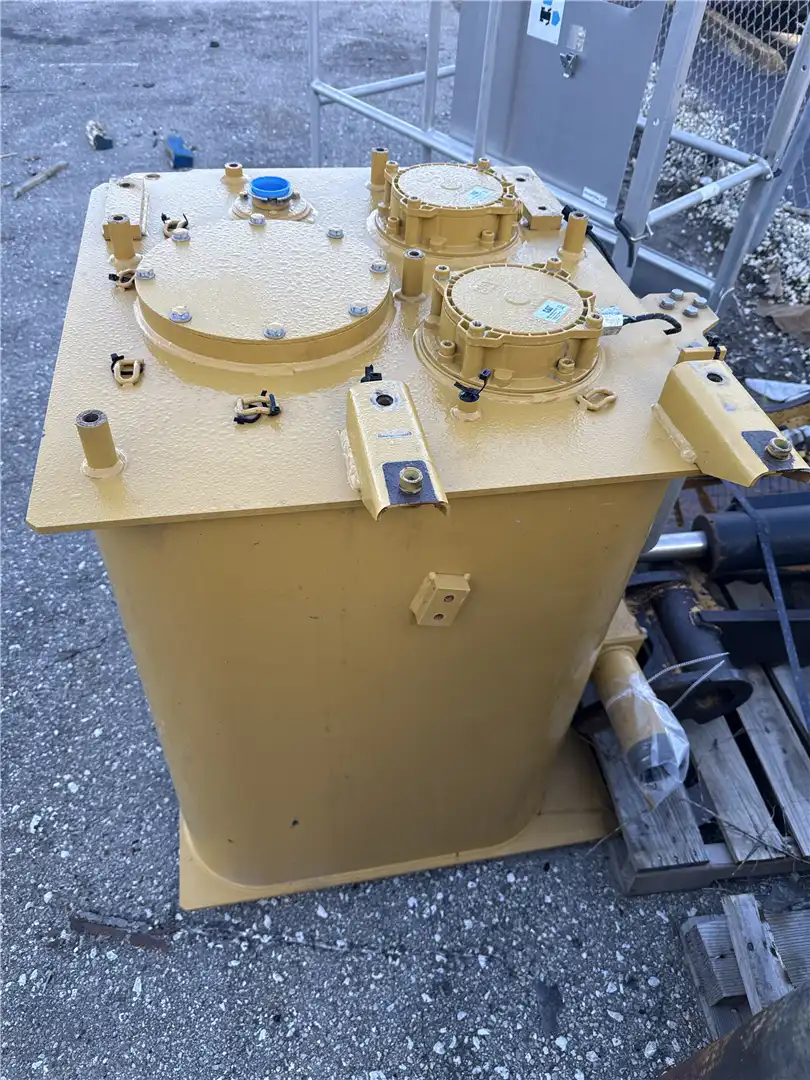 NEW HYD TANK image 2