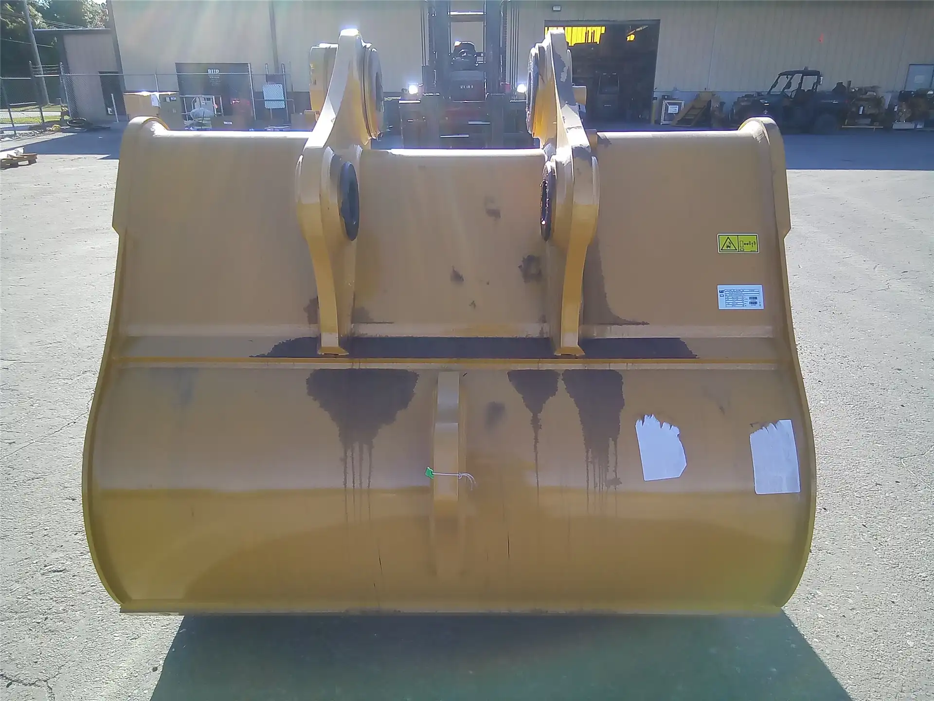 NEW 69INCH BUCKET image 3