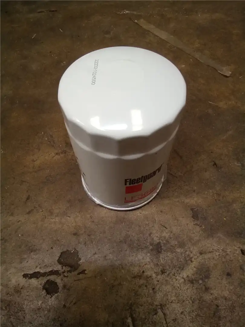 NEW OIL FILTER image 2