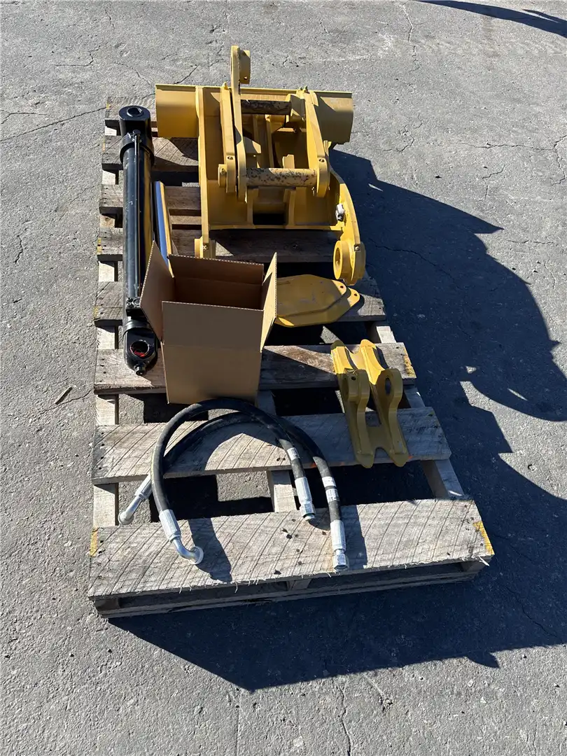 NEW 47X33 HYD THUM image 2