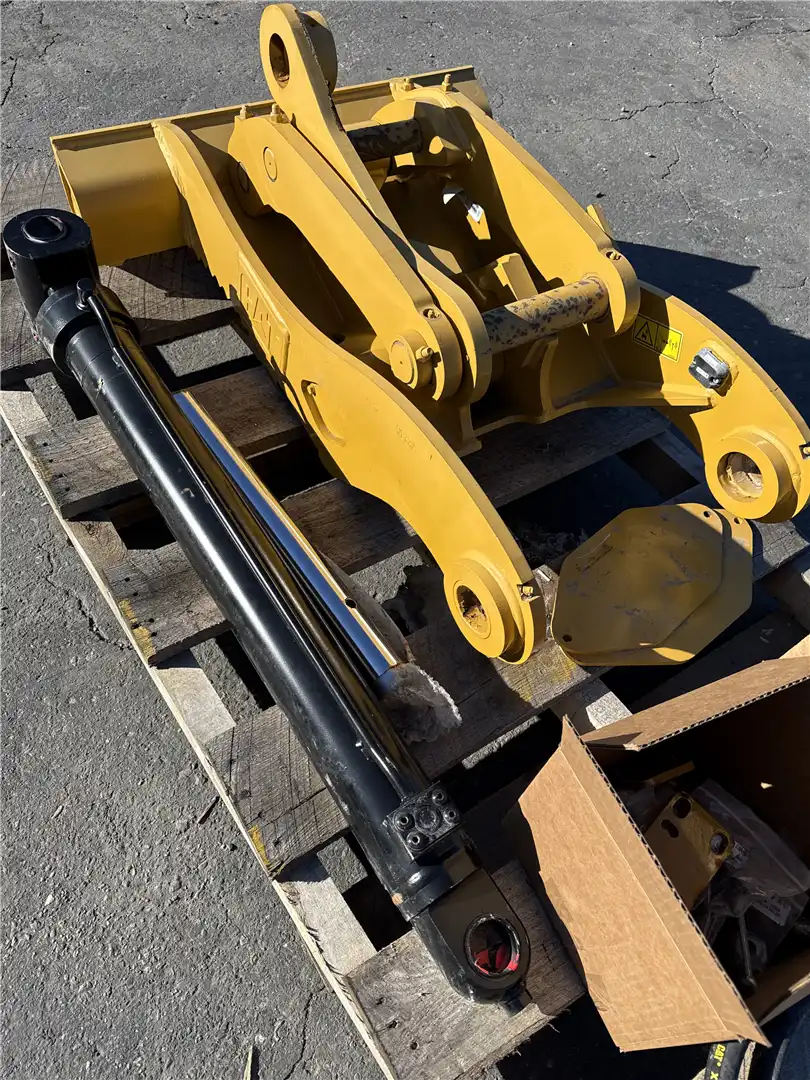 NEW 47X33 HYD THUM image 3