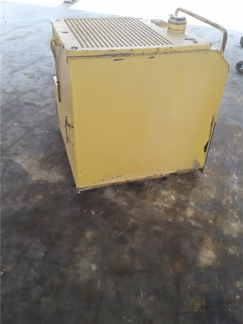 USED FUEL TANK image 4