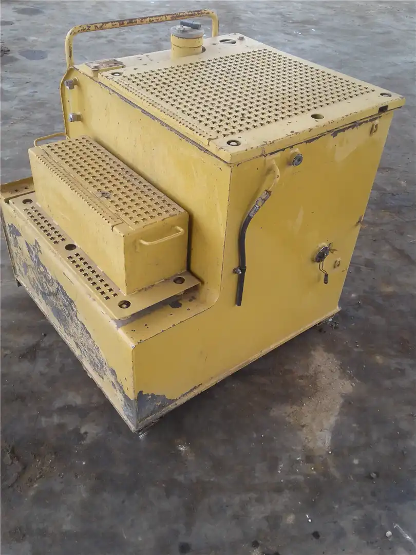 USED FUEL TANK image 3