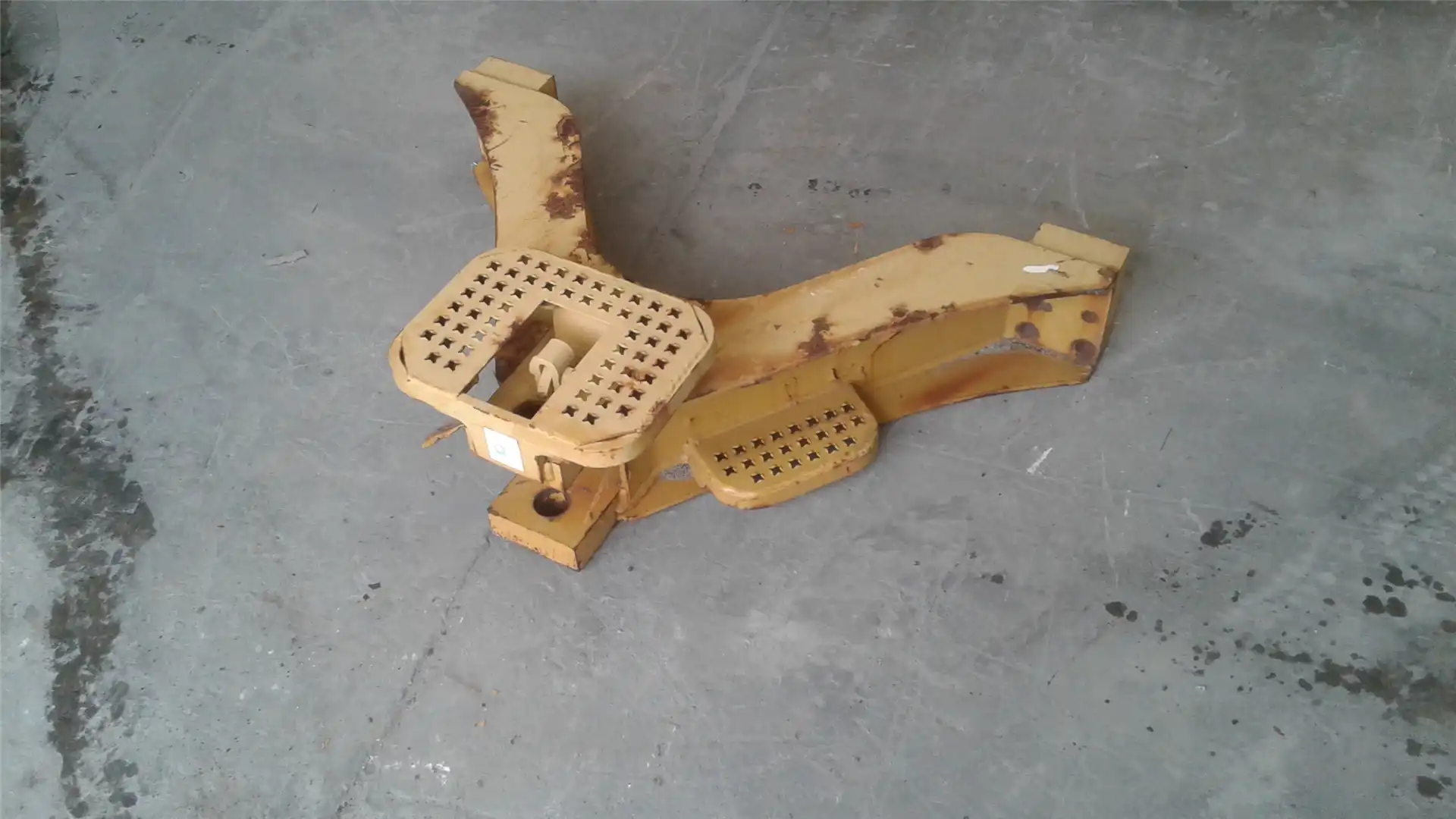 USED D6N DRAWBAR image 4