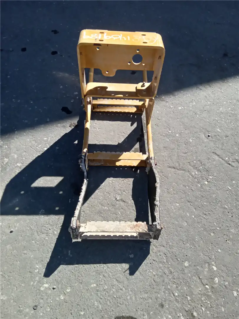 USED LADDER image 2