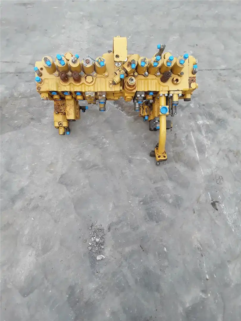 USED MANIFOLD image 3