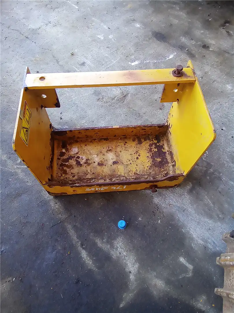 USED BATTERY BOX image 4