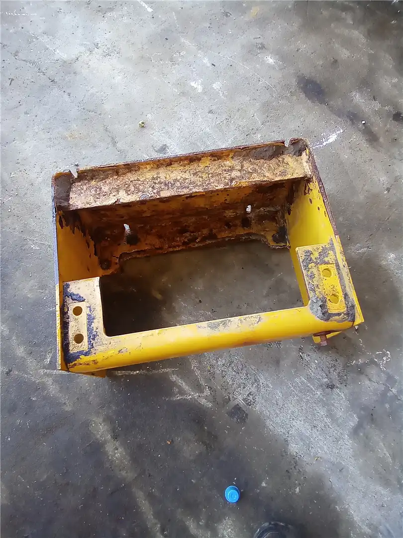 USED BATTERY BOX image 5