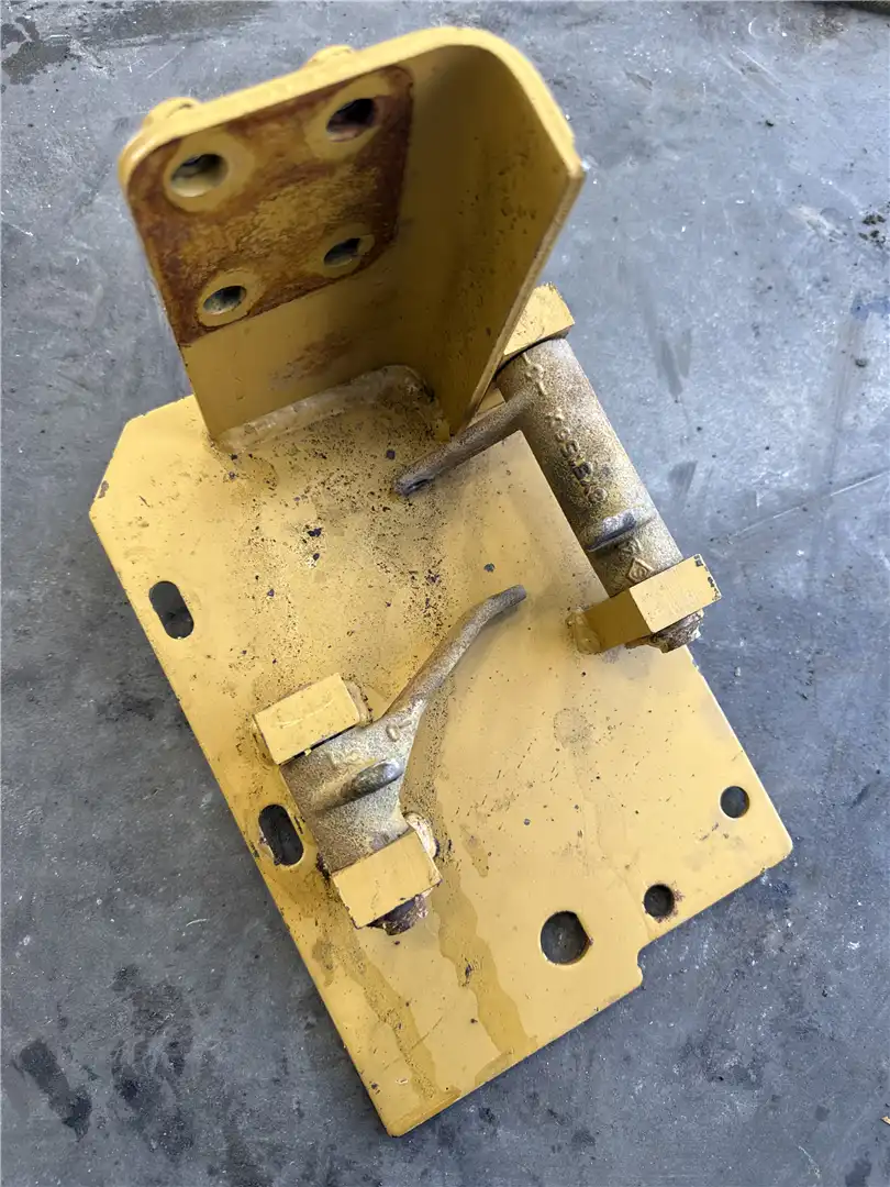 USED BRACKET image 2
