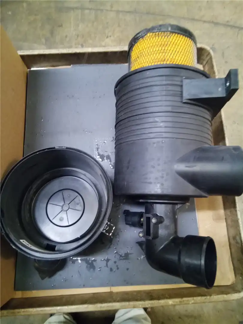 USED AIR CLEANER G image 4