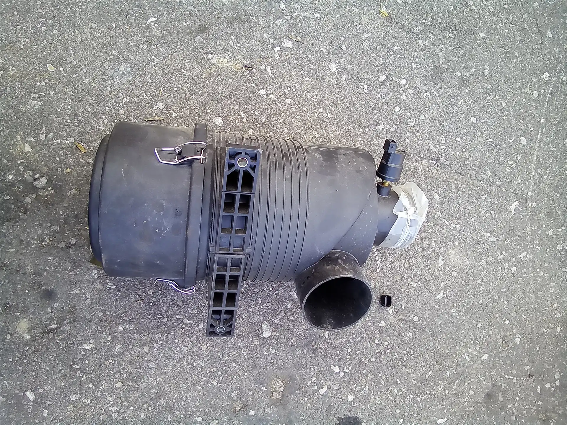 USED AIR CLEANER G image 3