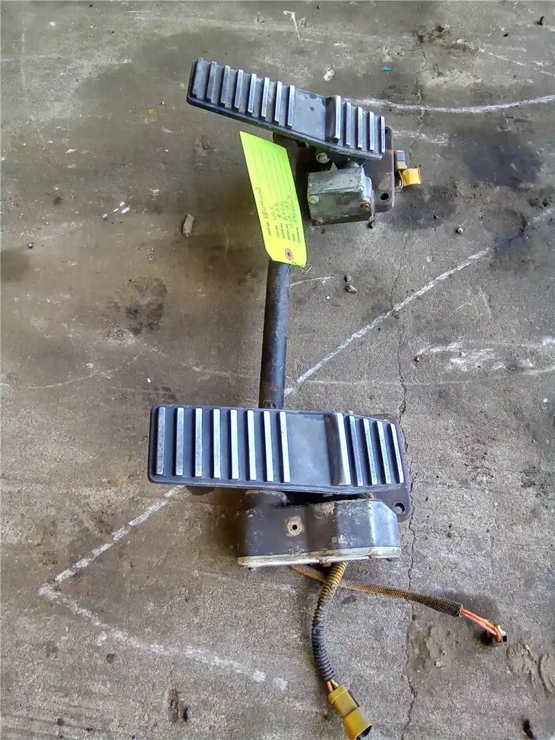 USED FOOT BRAKE GP image 2