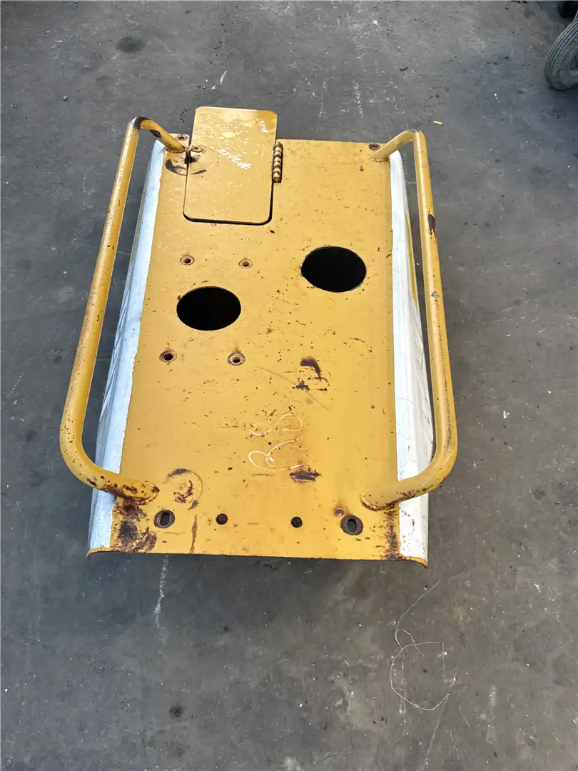 USED HOOD image 3