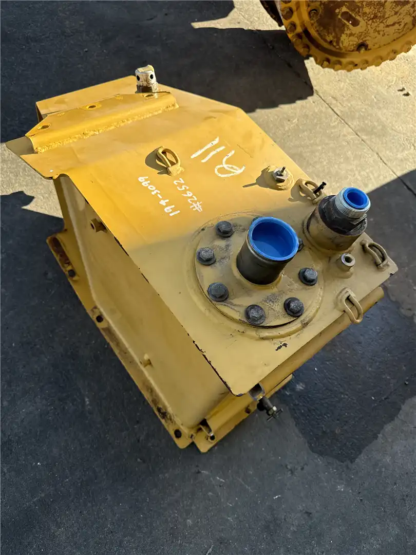 USED HYD TANK image 4