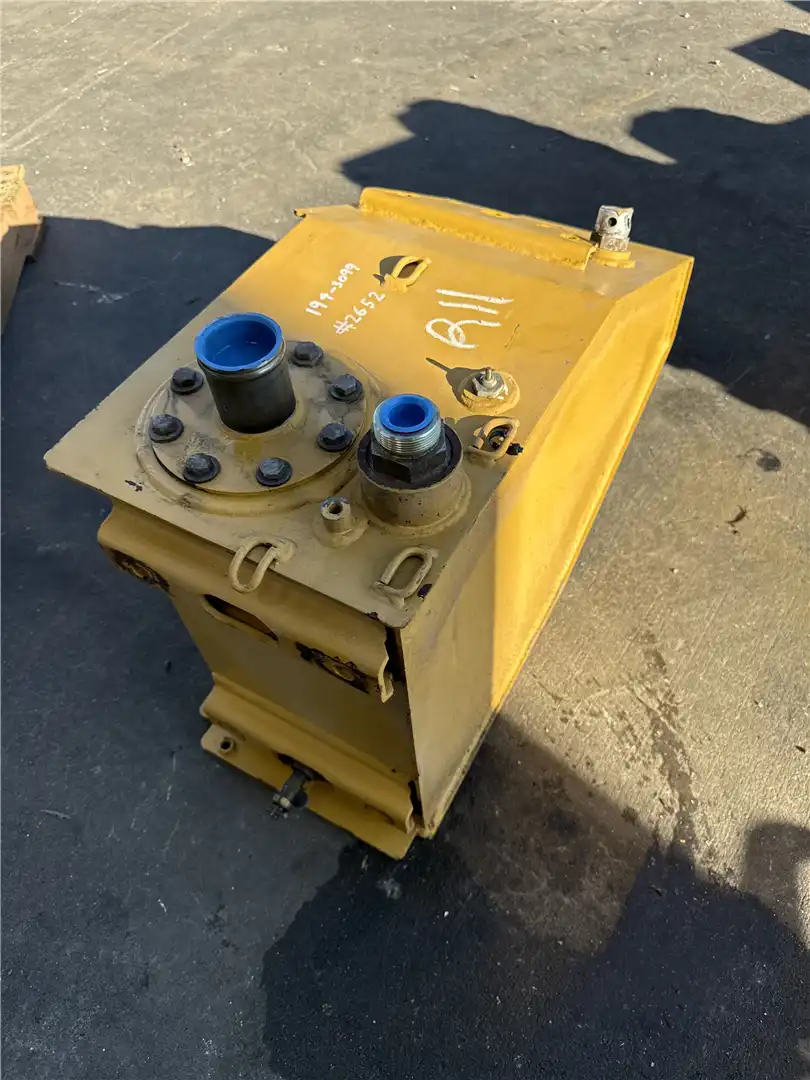 USED HYD TANK image 3